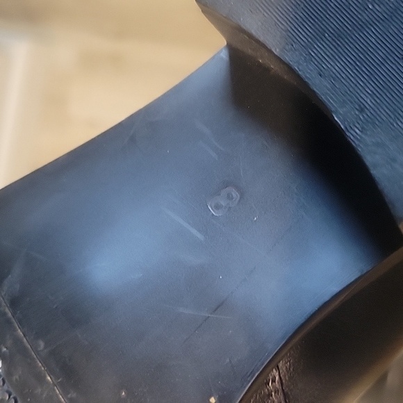 LUI CHUNG Black Leather Scallop Studded Tall Gladiator Style Boots 8. - Picture 9 of 9